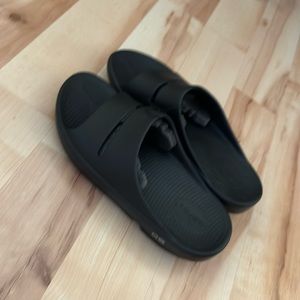 Oofos ooahh slide sandals